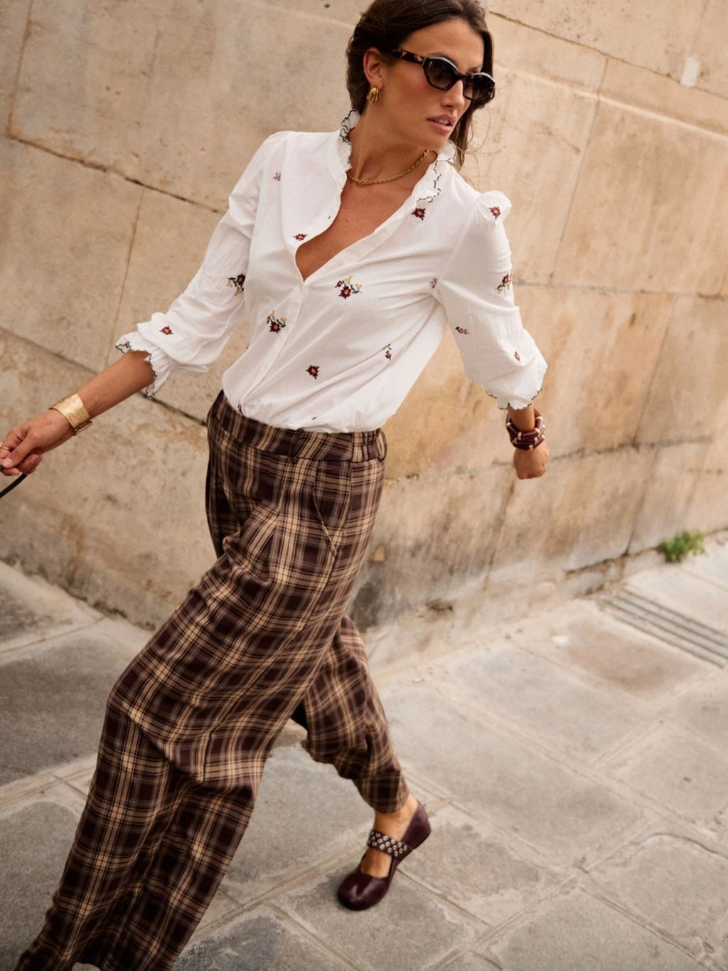 CAMISA BORDADA FLORES PEQUEÑAS - BLANCA