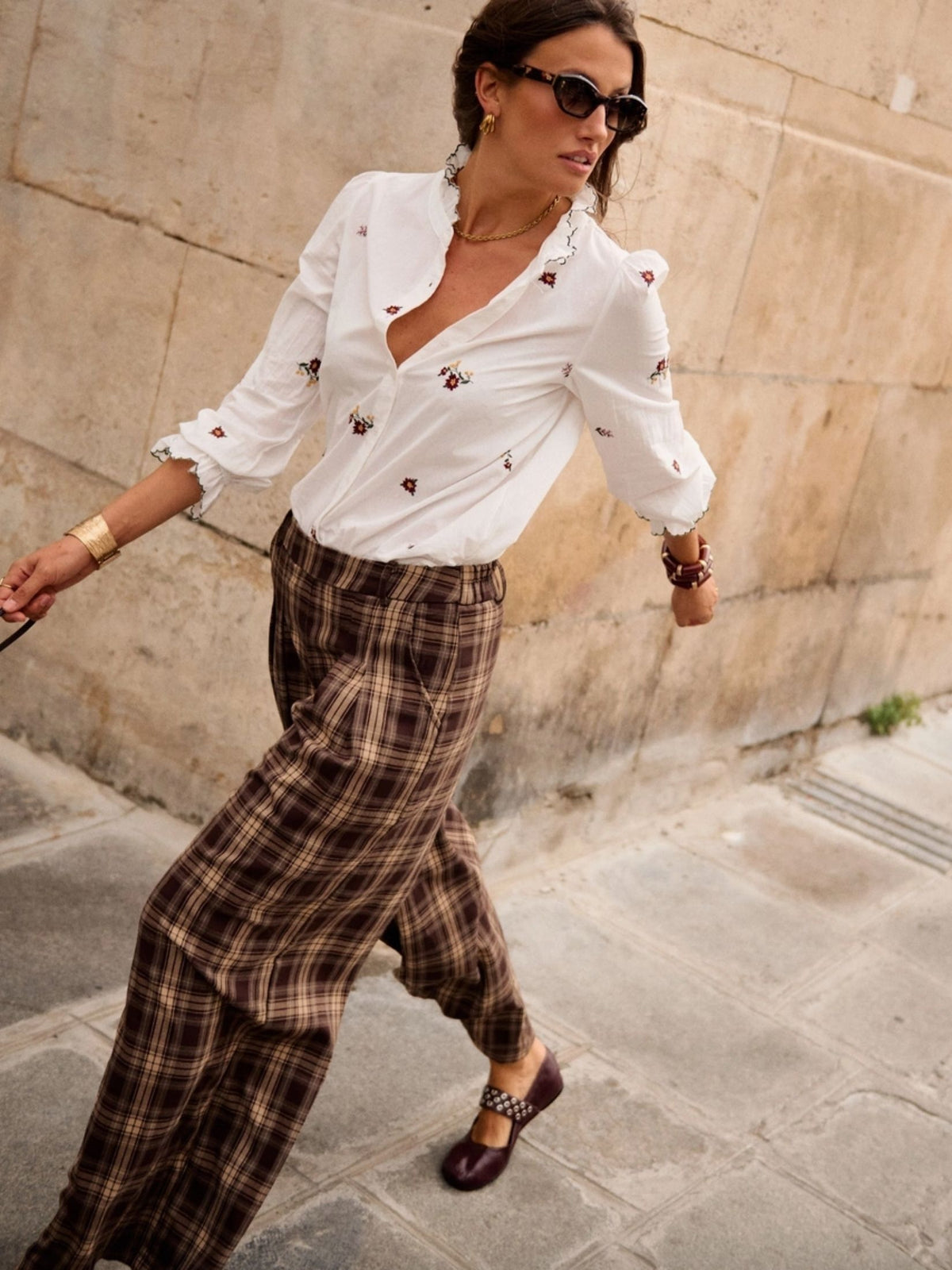 CAMISA BORDADA FLORES PEQUEÑAS - BLANCA