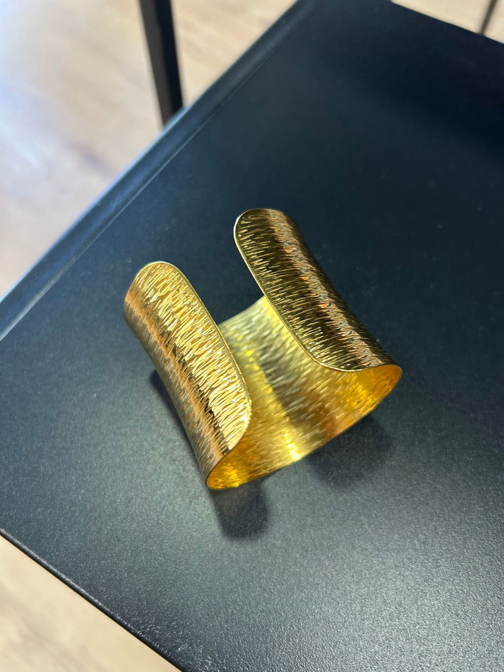 Pulsera brazalete Rigido Ancho - Dorado