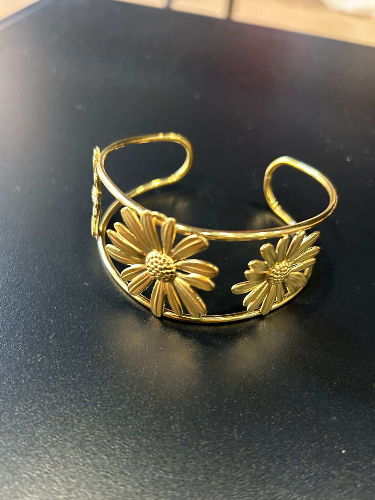 Pulsera brazalete Floral - Dorado