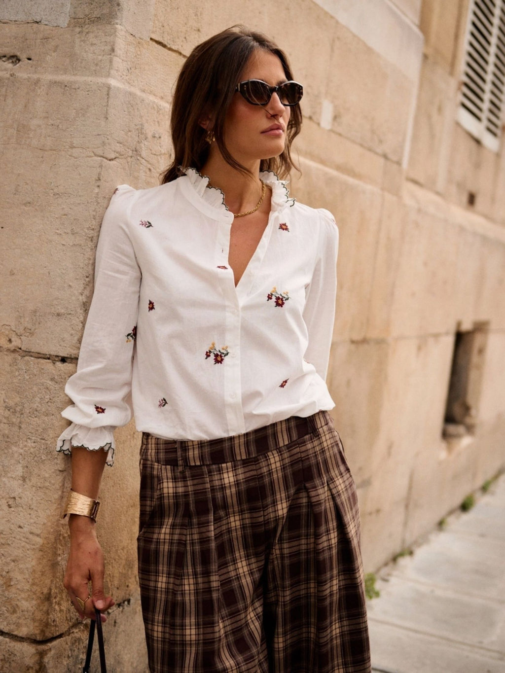 CAMISA BORDADA FLORES PEQUEÑAS - BLANCA