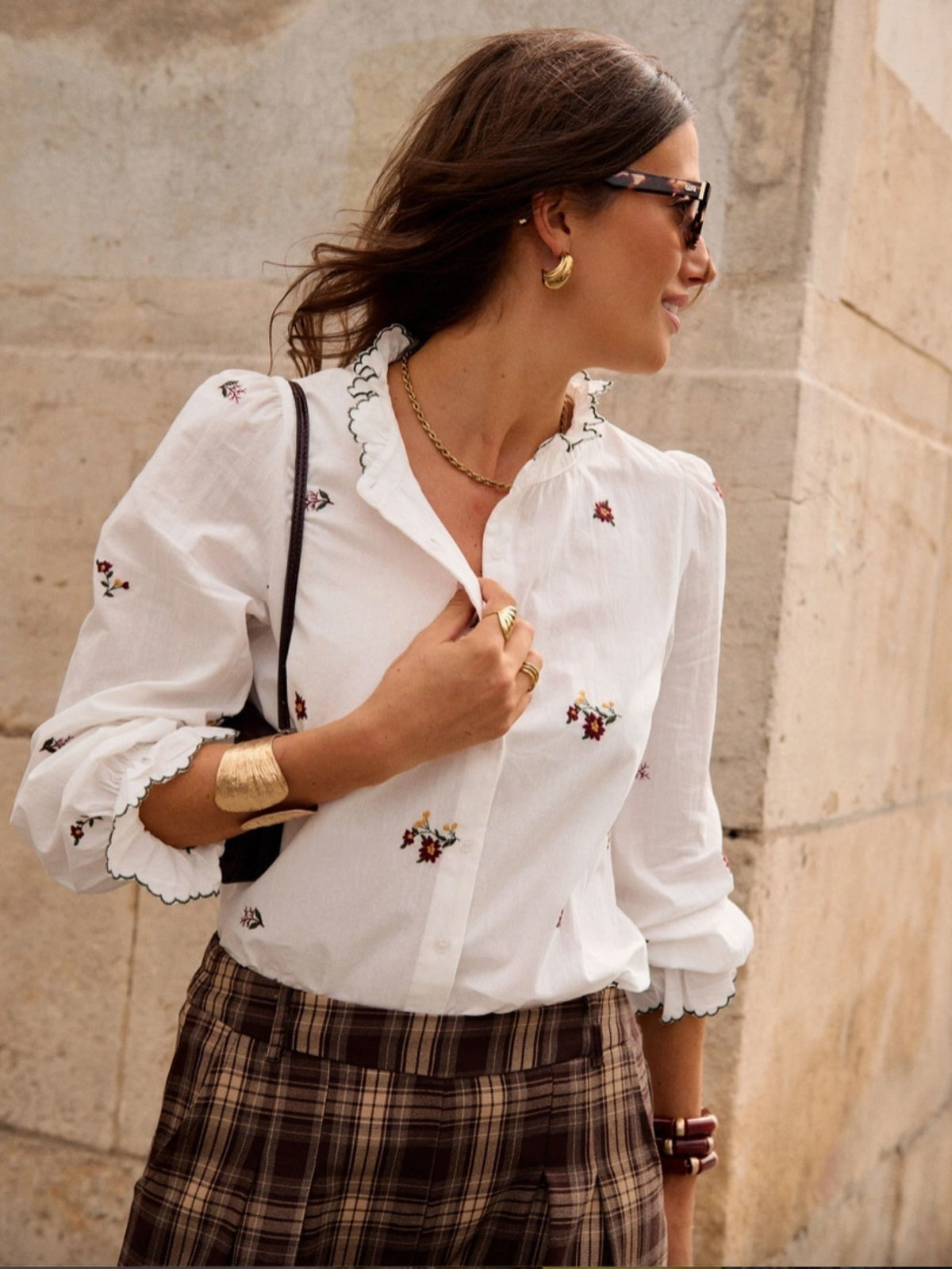 CAMISA BORDADA FLORES PEQUEÑAS - BLANCA