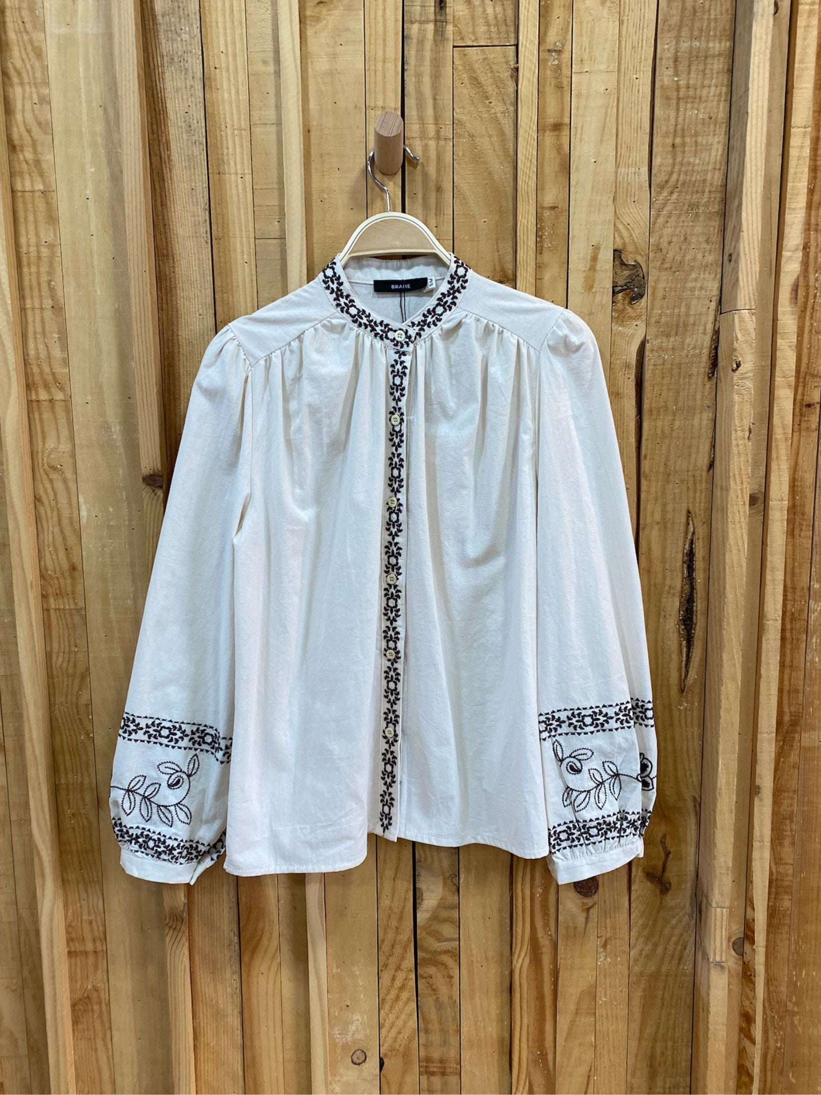 Camisa Bordada Cuello Mao - Beigue y Marron