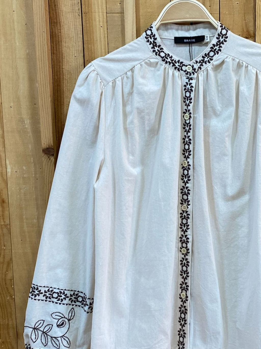 Camisa Bordada Cuello Mao - Beigue y Marron