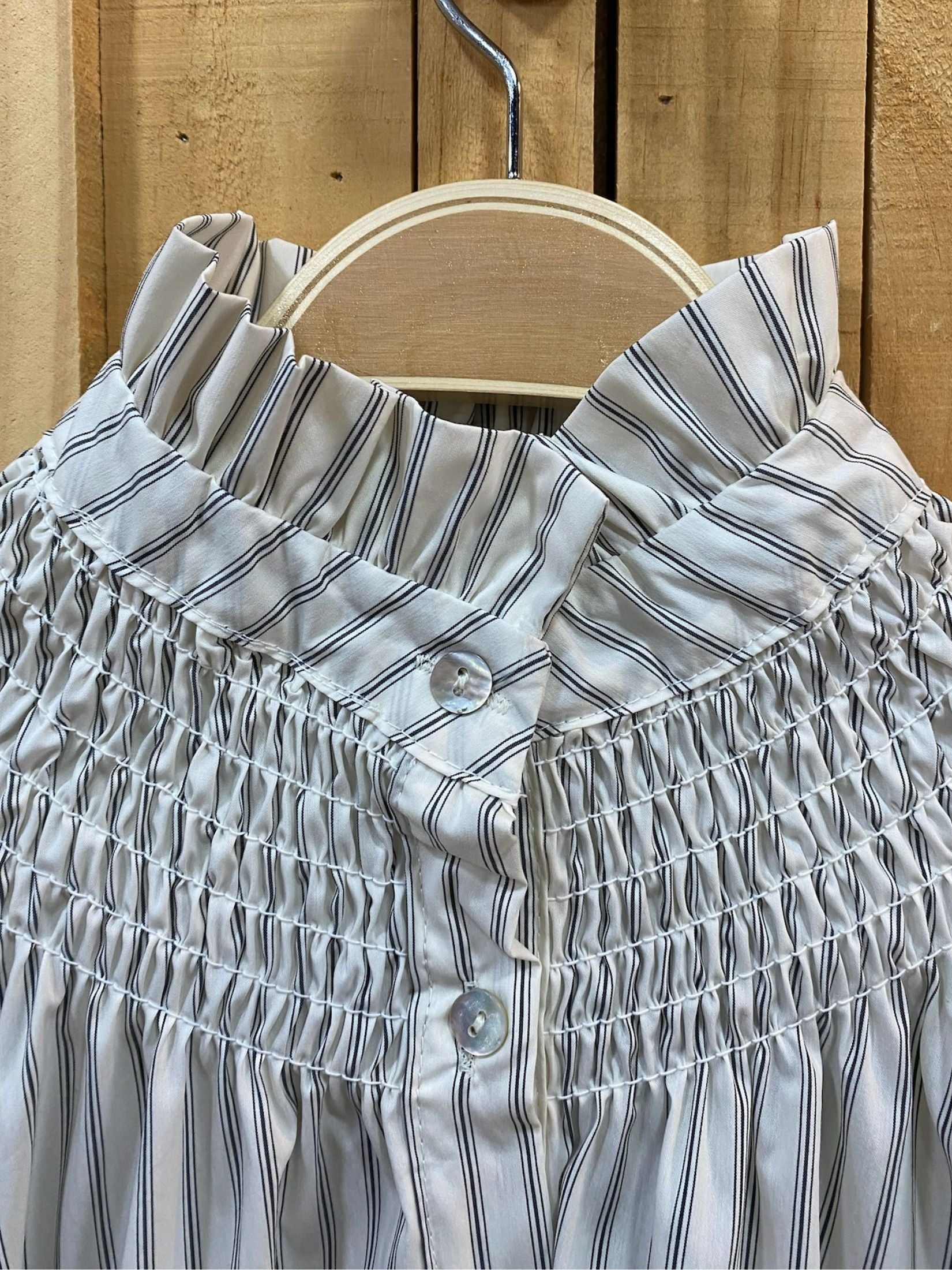 Camisa Rayas Cuello Alto Frunces - Blanco