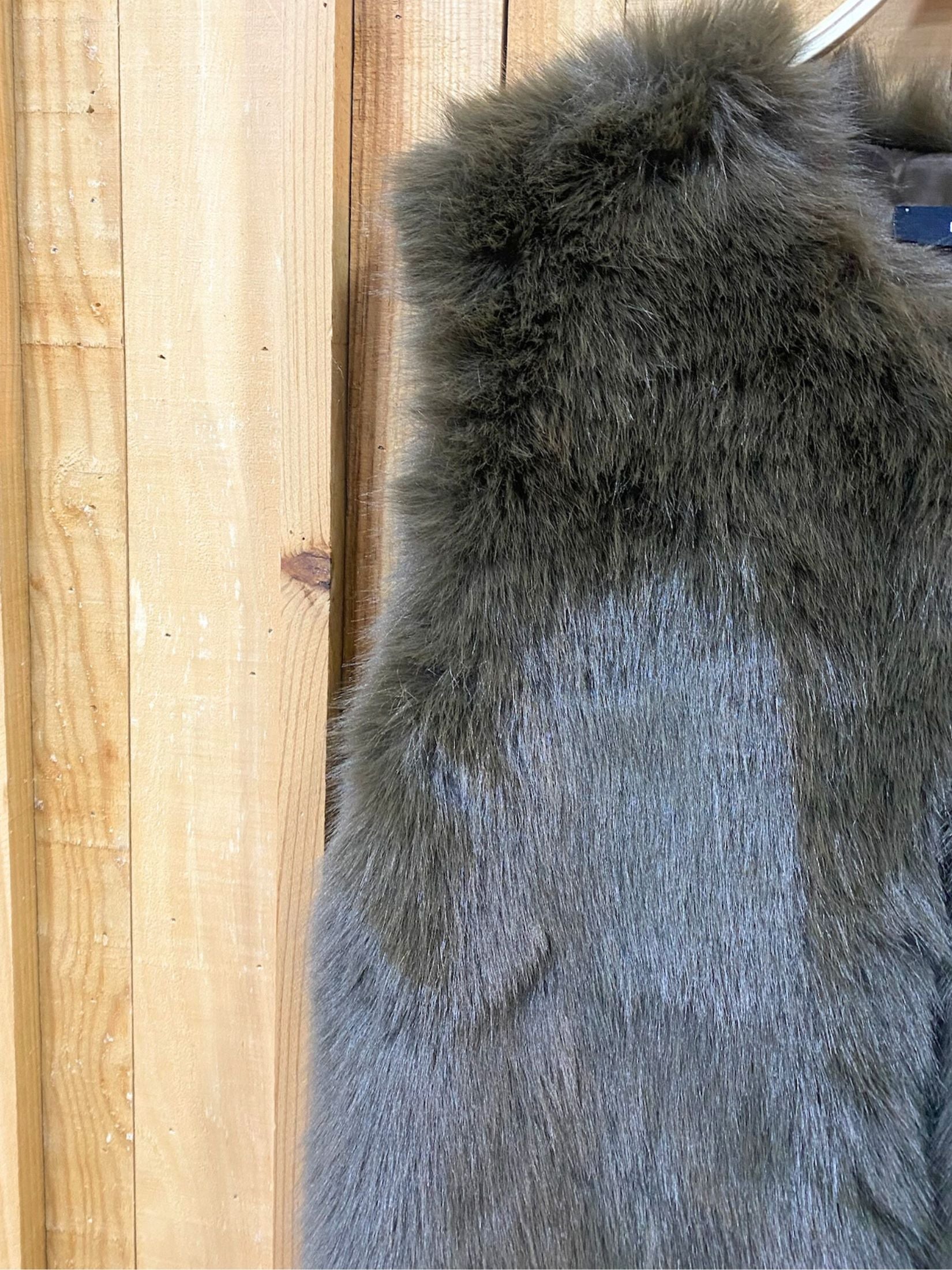 CHALECO PELO EFECTO ZORRO - MARRON