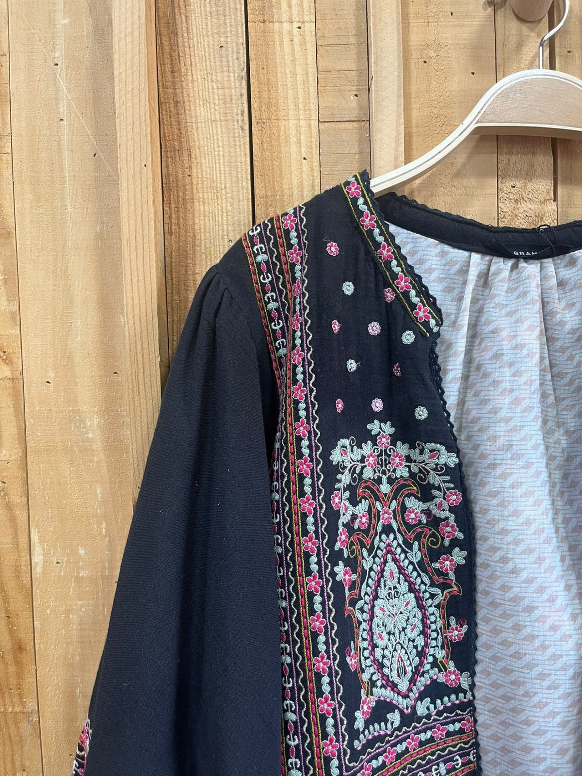 Chaqueta Bordada Boho - Negro
