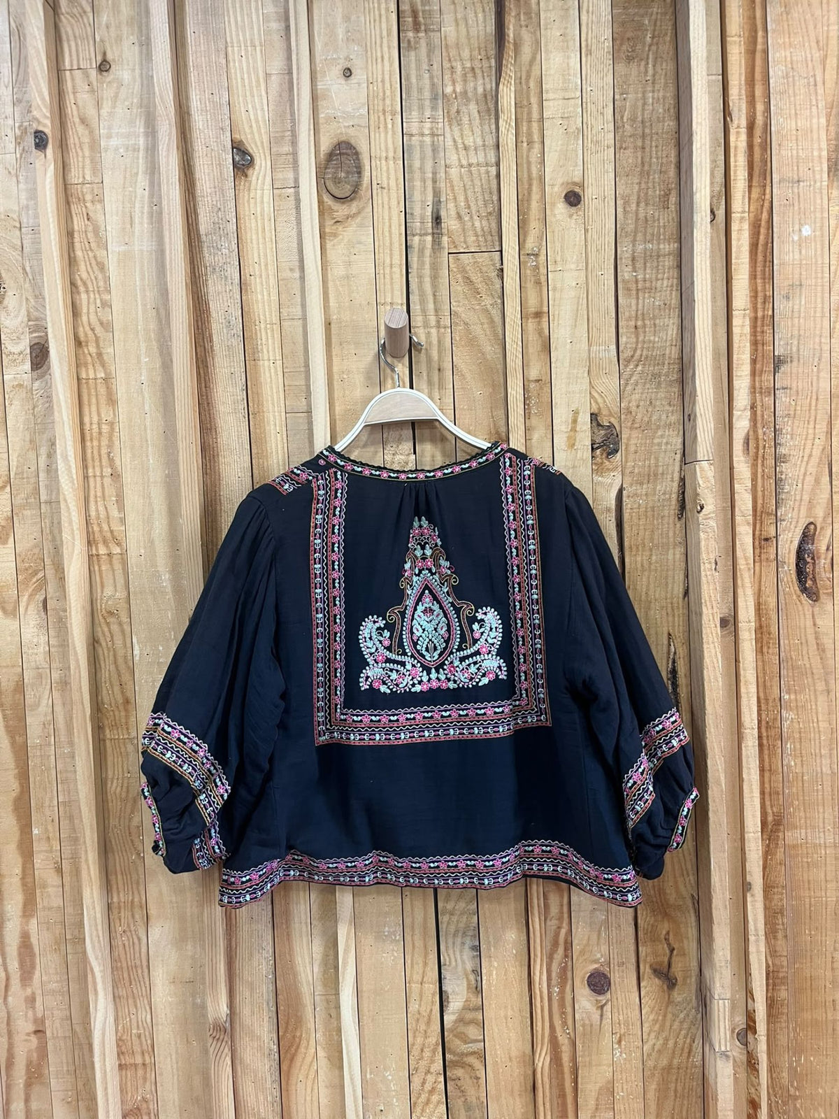 Chaqueta Bordada Boho - Negro