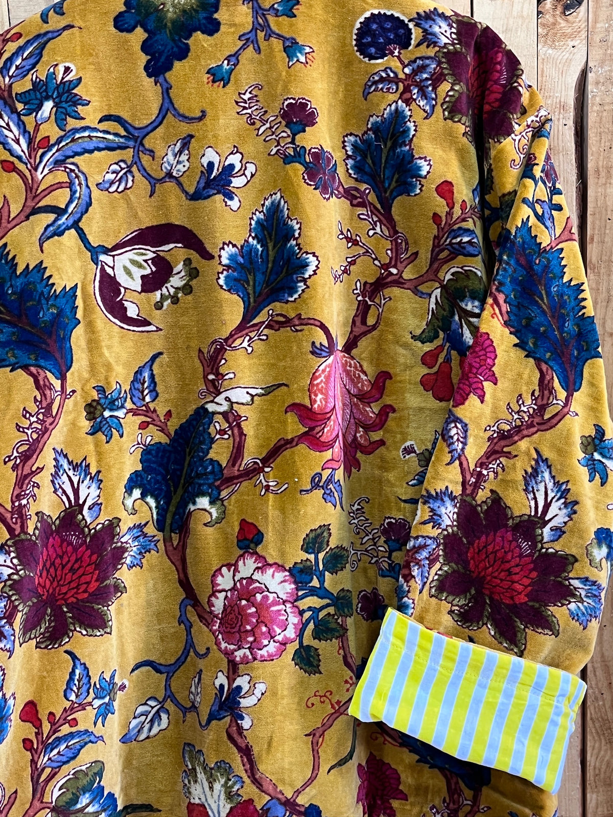 Chaqueta Kimono Terciopelo Estampado Flores - Mostaza