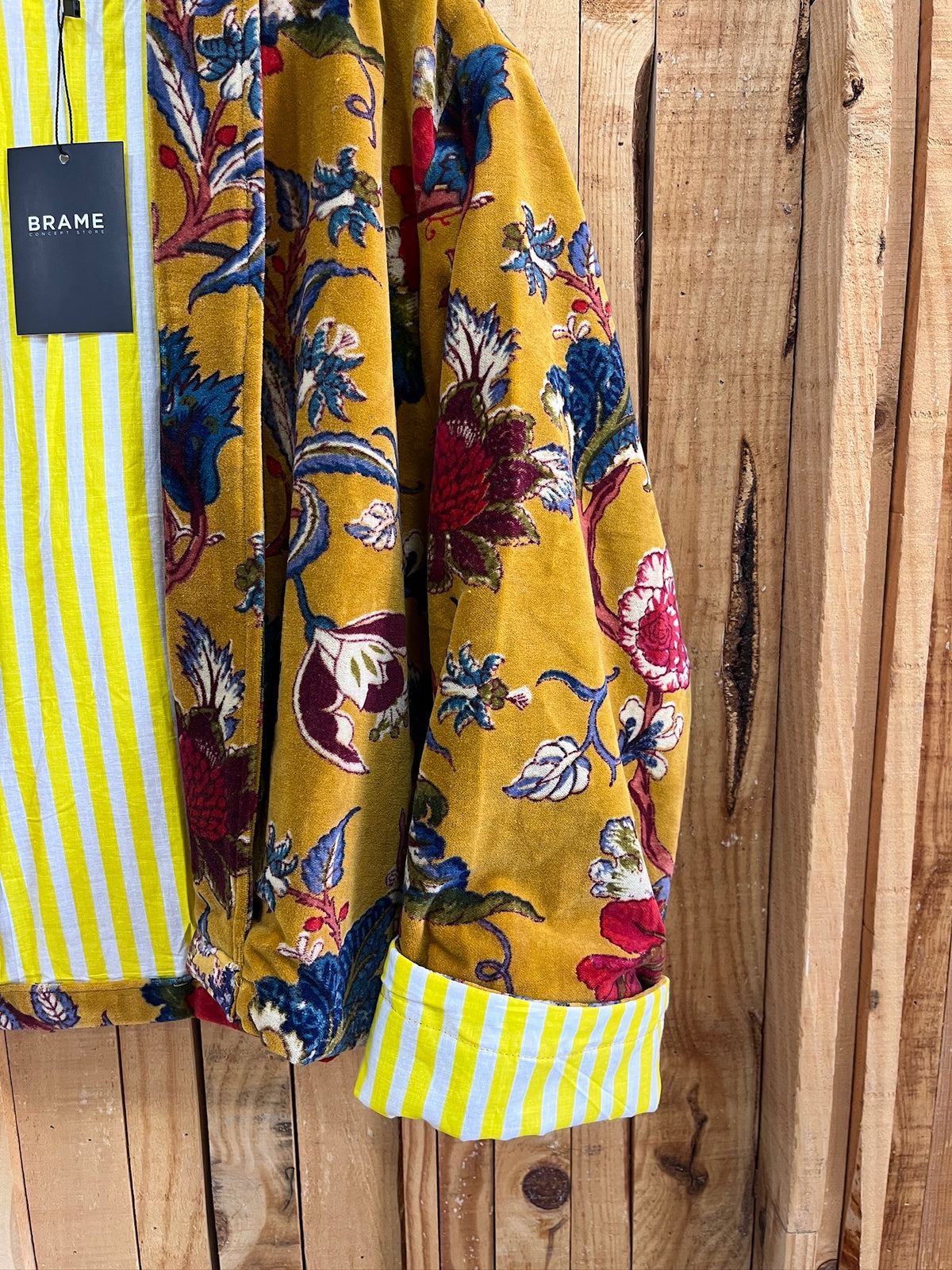 Chaqueta Corta Terciopelo Estampado Flores - Mostaza