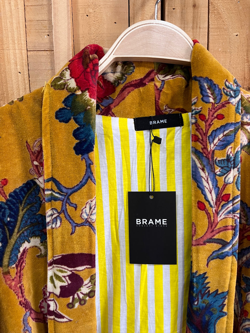 Chaqueta Corta Terciopelo Estampado Flores - Mostaza