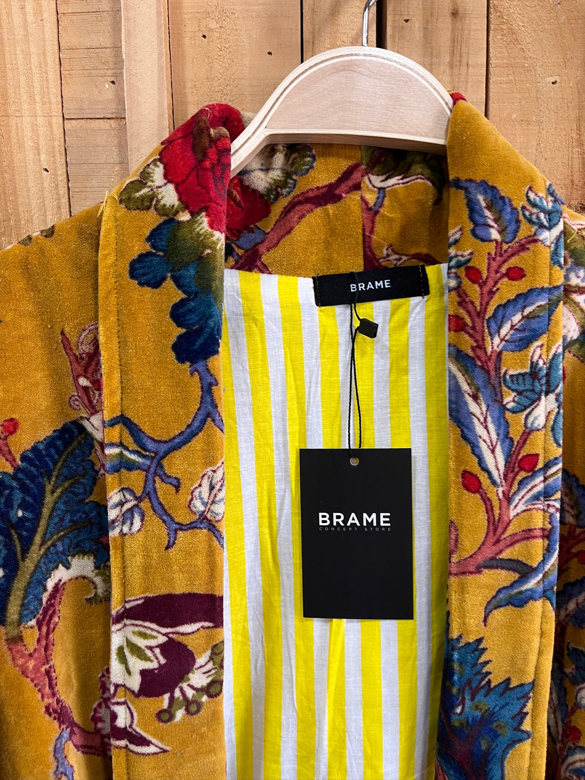 Chaqueta Corta Terciopelo Estampado Flores - Mostaza
