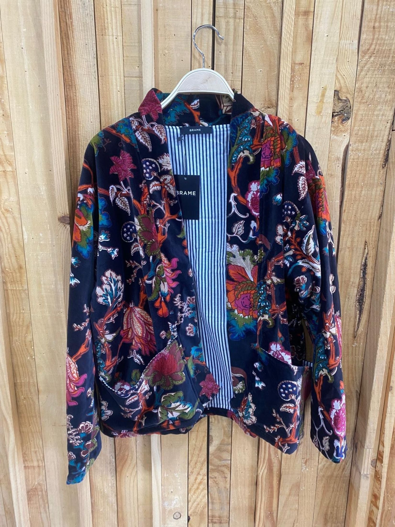 Chaqueton Terciopelo Estampado Flores - Negro