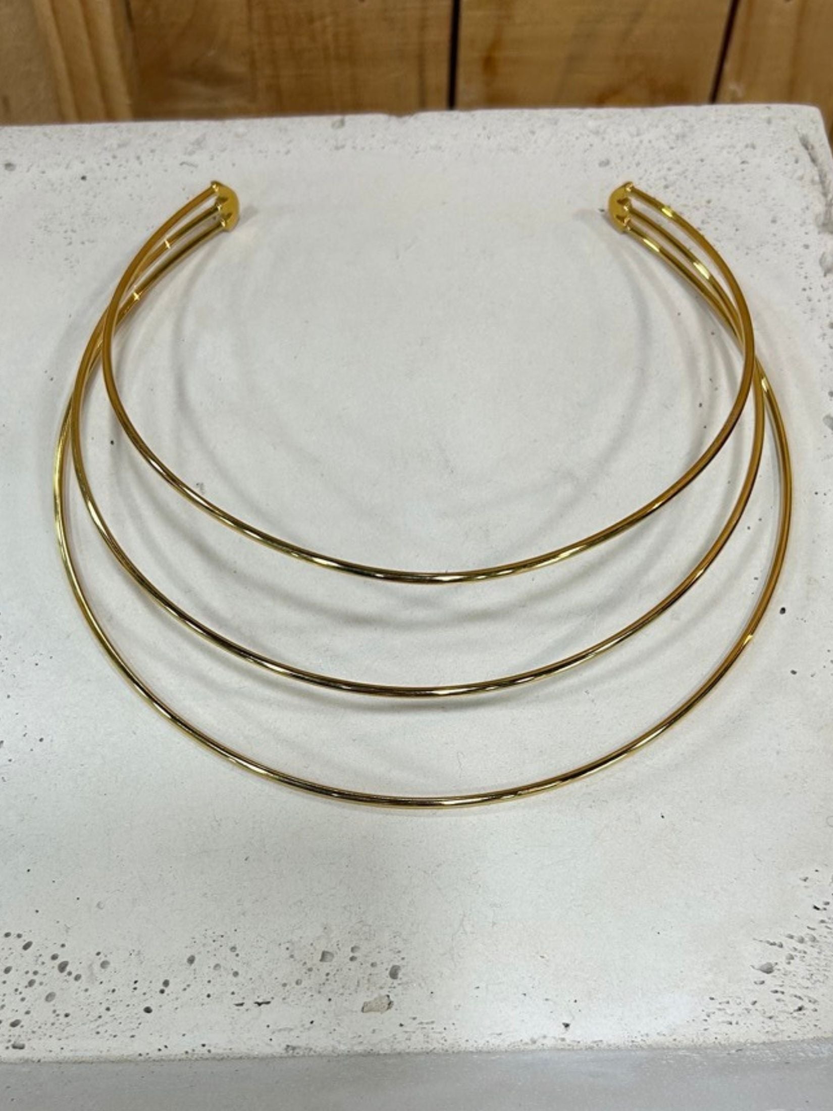 Chocker Dorado Tres Líneas