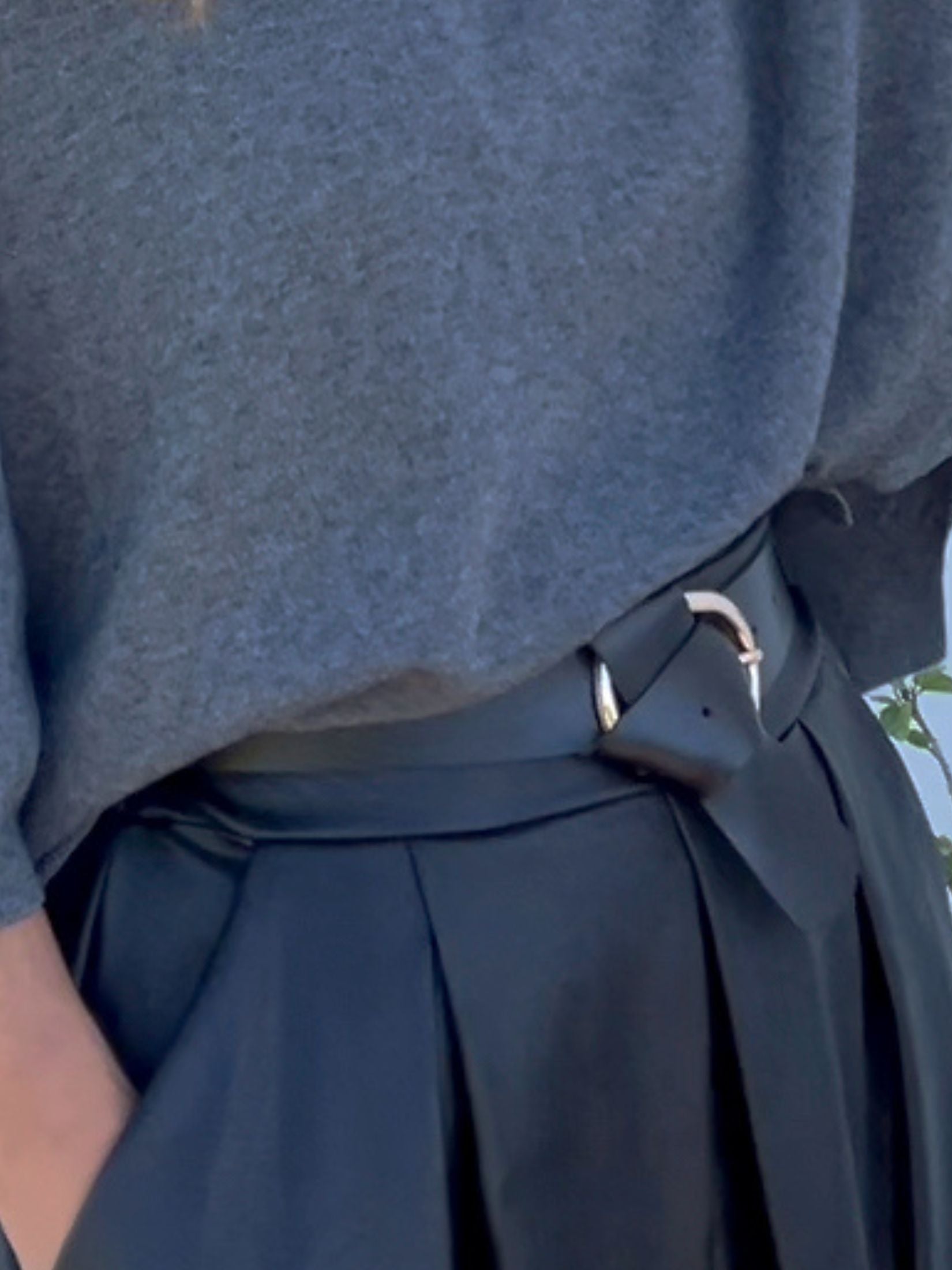 Falda Larga Polipiel Pinzas con Cinturon - Negro