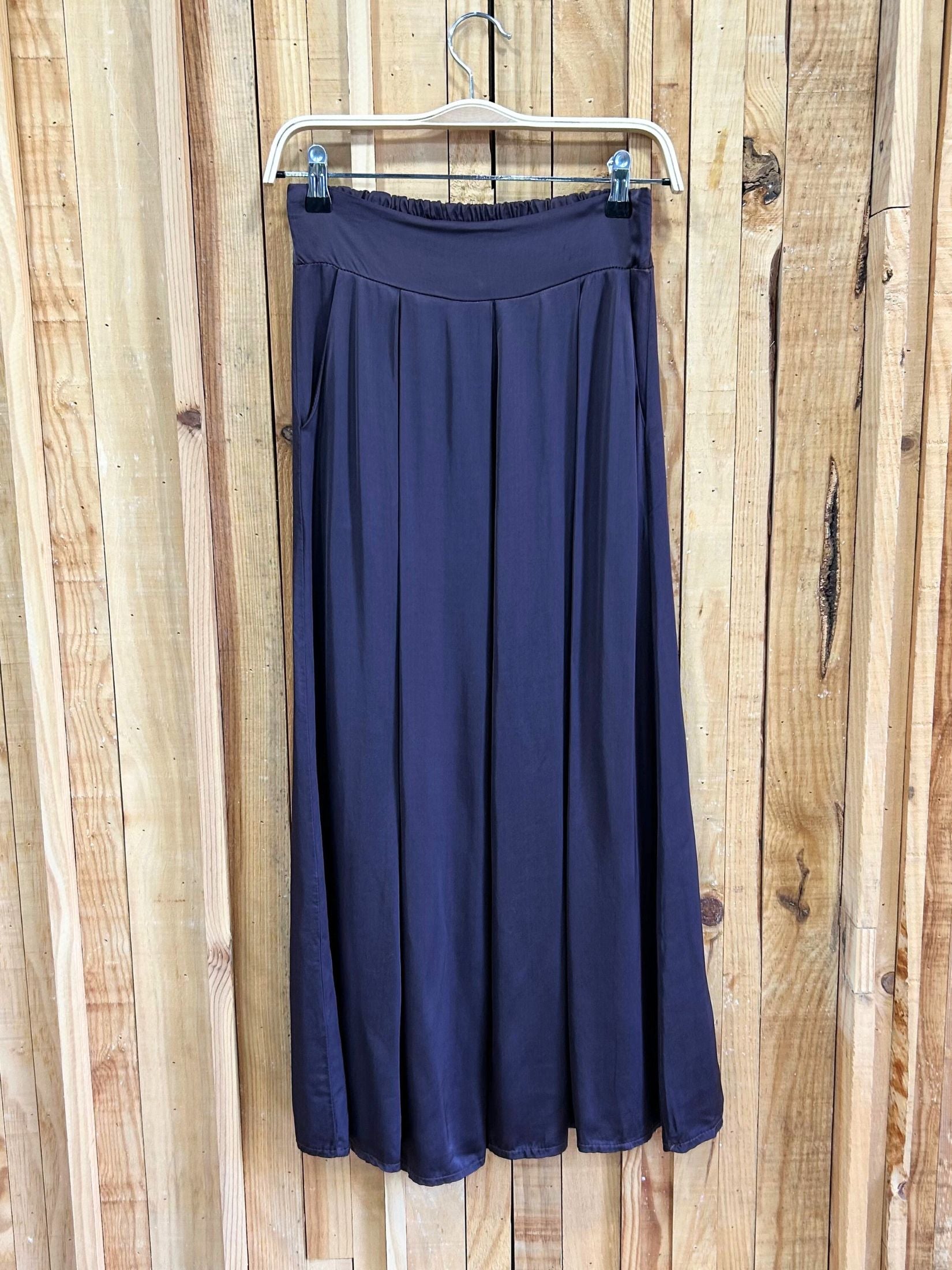 Falda Larga Saten Pinzas - Purpura