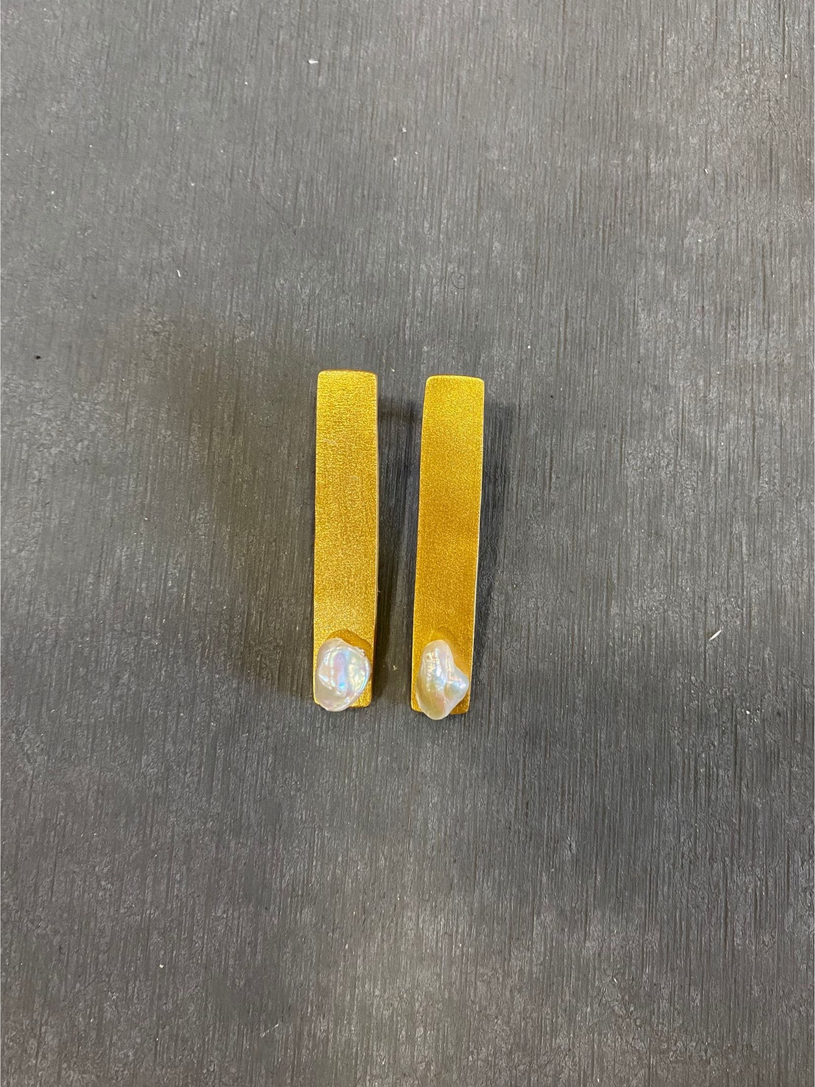 Pendientes Laton Baño Oro - Barra Perla