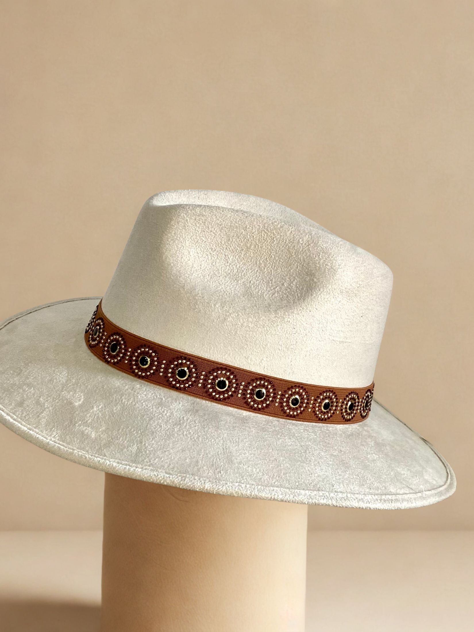 Sombrero Piel Ante Blanco Cinta