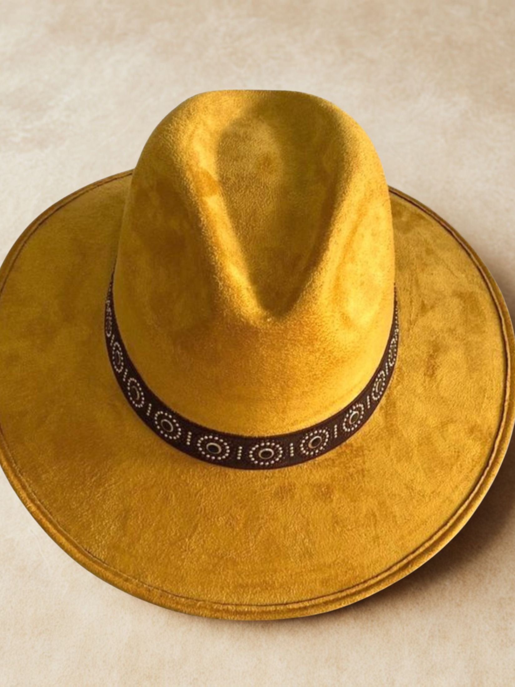 Sombrero Piel Ante Mostaza Cinta