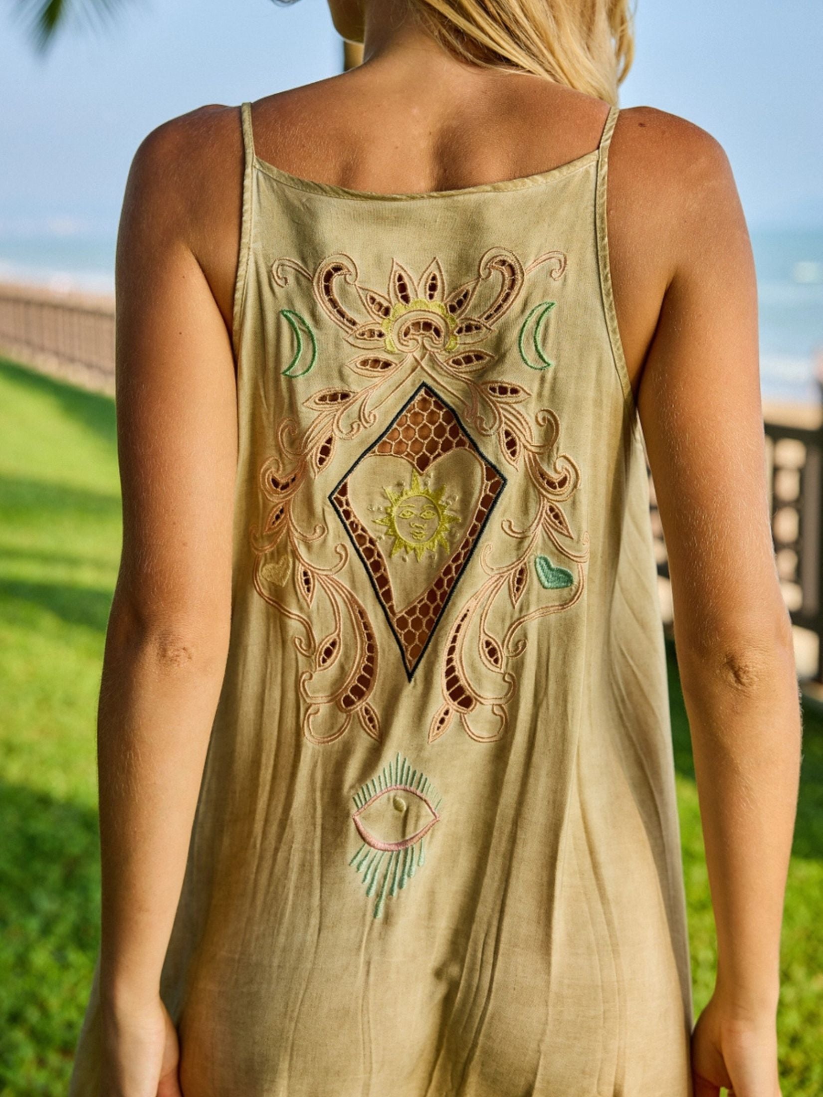 Vestido Largo Tirantes Espalda Calado - Beige