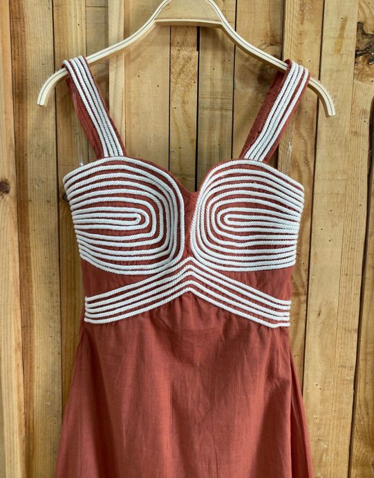 Vestido largo bordado cuerpo Terracota - Imagen 3